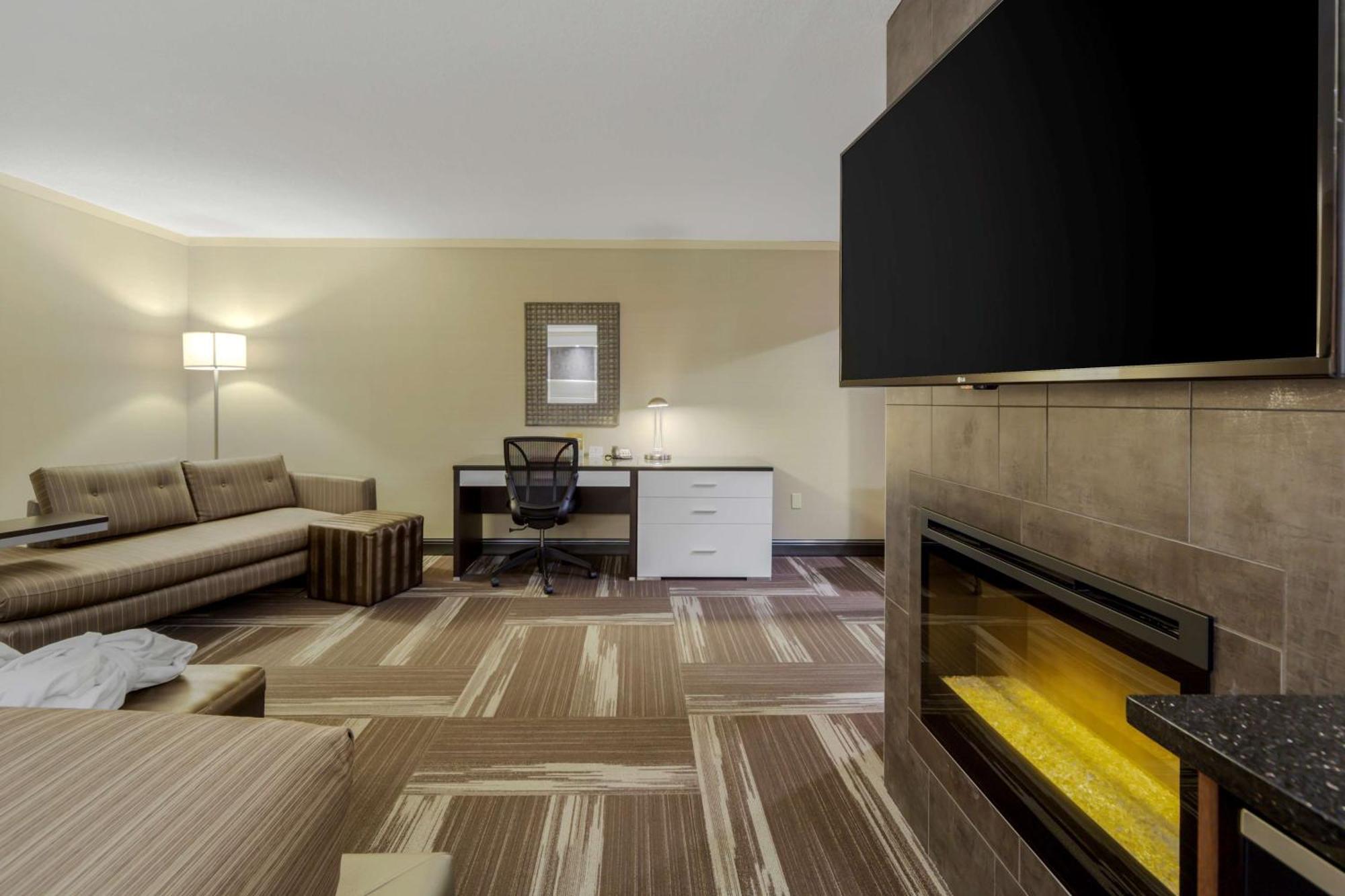 Best Western Premier Denham Inn & Suites Leduc Exterior photo