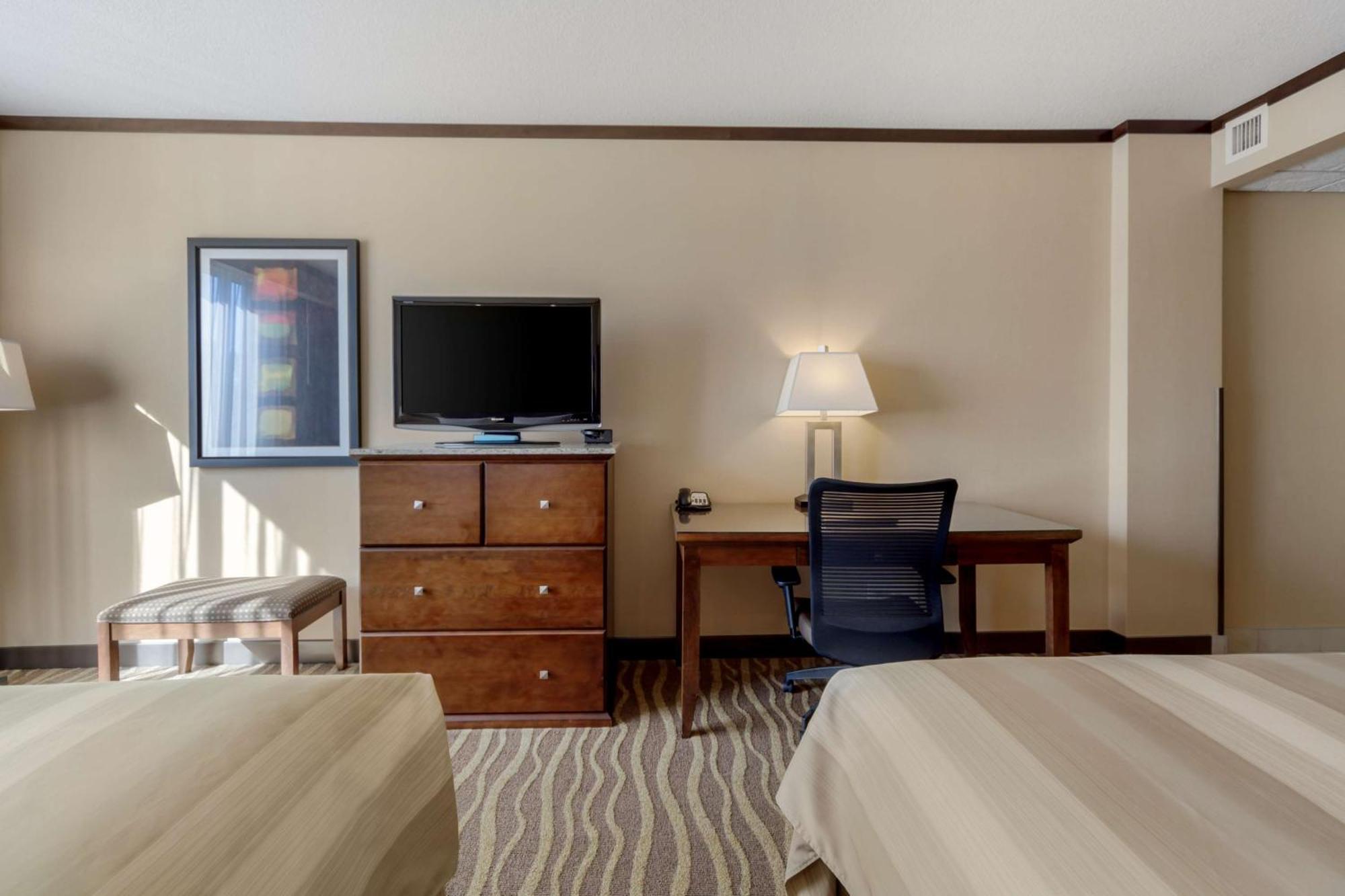 Best Western Premier Denham Inn & Suites Leduc Exterior photo