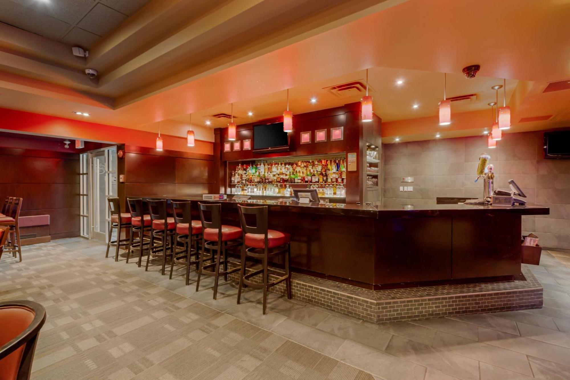 Best Western Premier Denham Inn & Suites Leduc Exterior photo