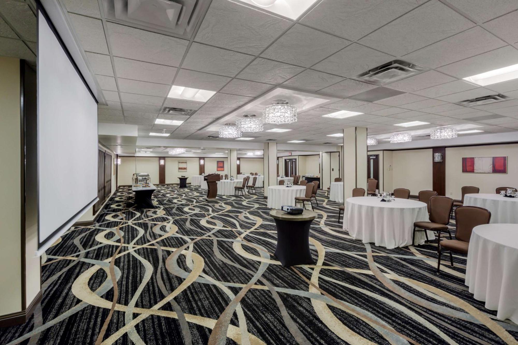 Best Western Premier Denham Inn & Suites Leduc Exterior photo